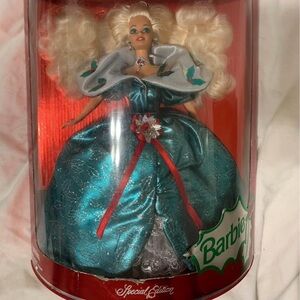 1995 Unopened Happy Holidays Barbie